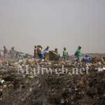 Le tas d'ordures derrière le cimetière de Lafiabougou