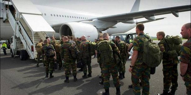 Arrivée de militaires néerlandais au Mali pour une mission aérienne de six mois