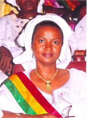 La mairesse Seck Oumou Sall : Une patriote exemplaire qui ne cesse d’émerveiller !