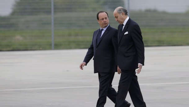 Le président français François Hollande et son ministre des Affaires étrangères Laurent Fabius Fabius