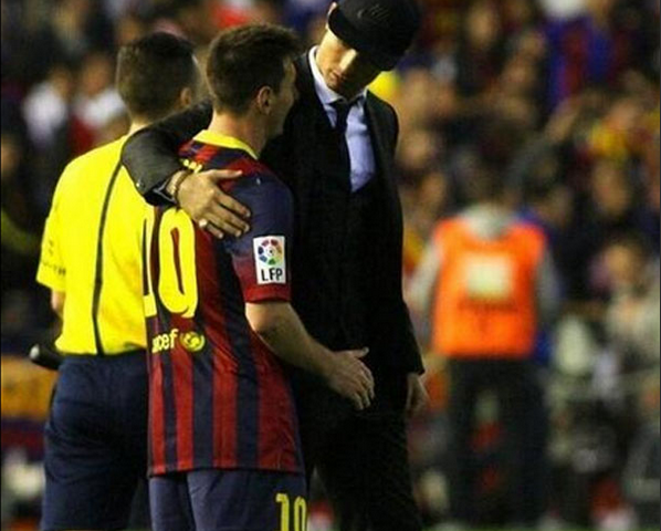 Messi et Cristiano consolé