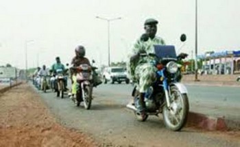 Avènement des motos taxis au Mali : Une règlementation et un code de conduite du secteur s’impose
