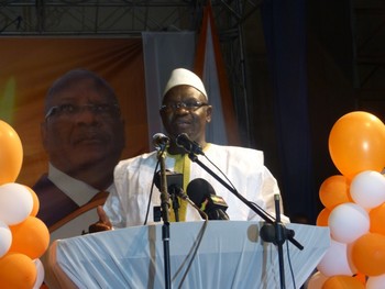 Me Mohamed Aly Bathily à la marche de l’opposition contre la fraude électorale :  « Les membres de la Cour Constitutionnelle qui ont violé l’article 8 de la Cour, doivent aller en prison et IBK doit être poursuivi pour haute trahison… »