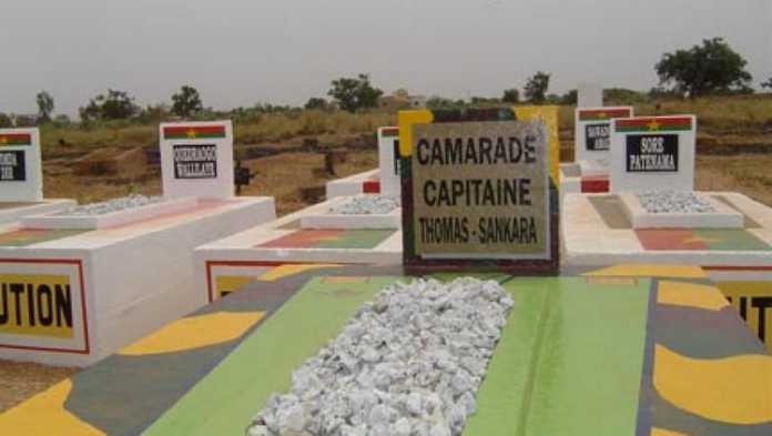 Tombe-Thomas-Sankara Burkina Faso: l’affaire Thomas Sankara confiée au tribunal militaire