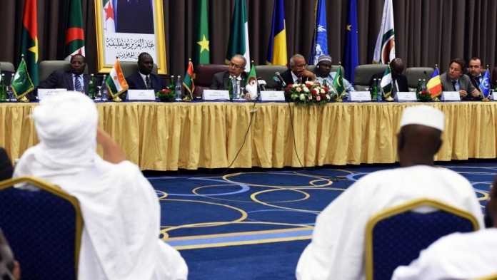 Alger-mediation Nord du Mali: la médiation fait pression et fixe une date de signature