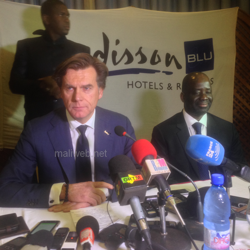 Wolfgang Neumann du groupe Rezidor (Radisson-Blu) : « Les terroristes ne gagneront pas… Radisson rouvrira et vivra ! »
