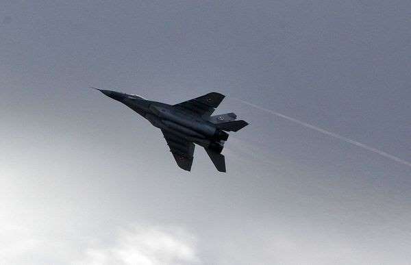 Un avion de chasse abattu à la frontière entre la Syrie et la Turquie