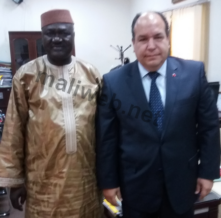 Audience au Ministère de l’Education Nationale : Les Ambassadeurs d’Espagne et de Turquie reçus par le Ministre Barthélémy TOGO