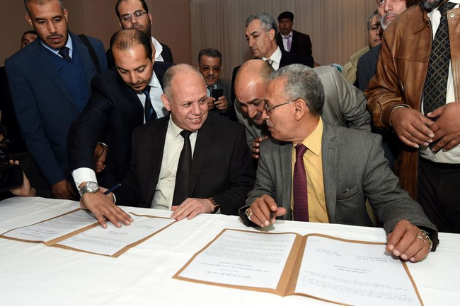 Signature d'un accord politique historique au Maroc :   Les Libyens enterrent la hache de guerre