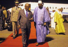 Le Président IBK avec le nouveau premier ministre, hier à l’aéroport