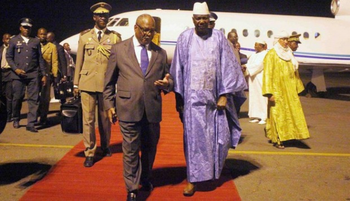 Le Président IBK avec le nouveau premier ministre, hier à l’aéroport