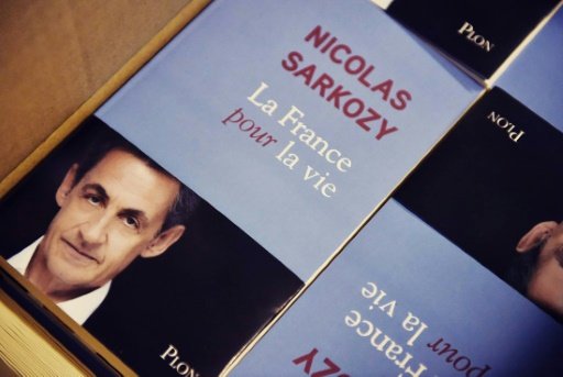 "La France pour la vie" à paraître lundi: Sarkozy y concède ses erreurs