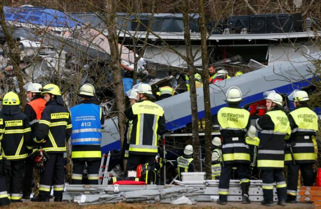 Neuf morts et 100 blessés dans l'accident de train en Bavière