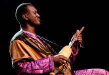 Bassekou Kouyaté est un musicien malien