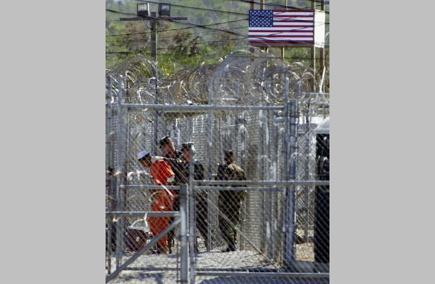 Etats-Unis: Barack Obama annonce la fermeture de Guantanamo