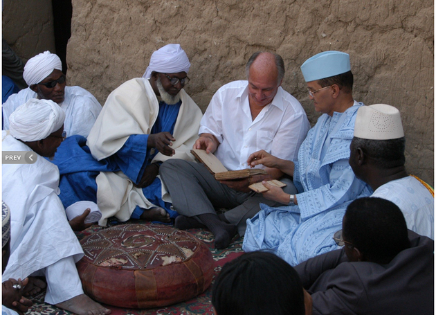 El hadj Abderrahmane Ben Essayouti, imam de la mosquée djinguerbere  a propos de la situation sécuritaire à Tombouctou :  « Il faut équiper l’armée malienne et la doter d’hélicoptères de combat de dernières générations »
