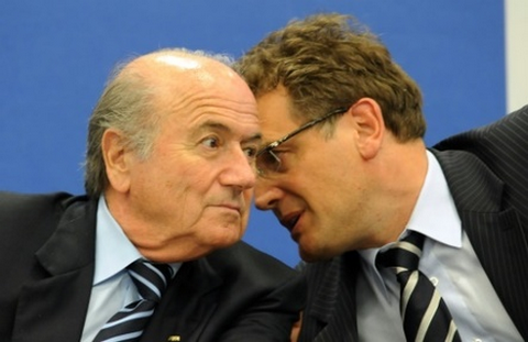 Fifa: Blatter et 2 ex-lieutenants ont partagé 80 M de dollars sur 5 ans pour leur "enrichissement personnel"