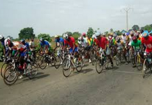 Quatre cyclistes valeureux reçus par le Ministre Housseini A.