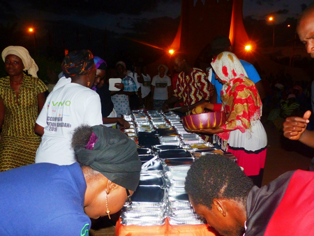 Bamako, un iftar collectif partagé à la Tour d'Afrique