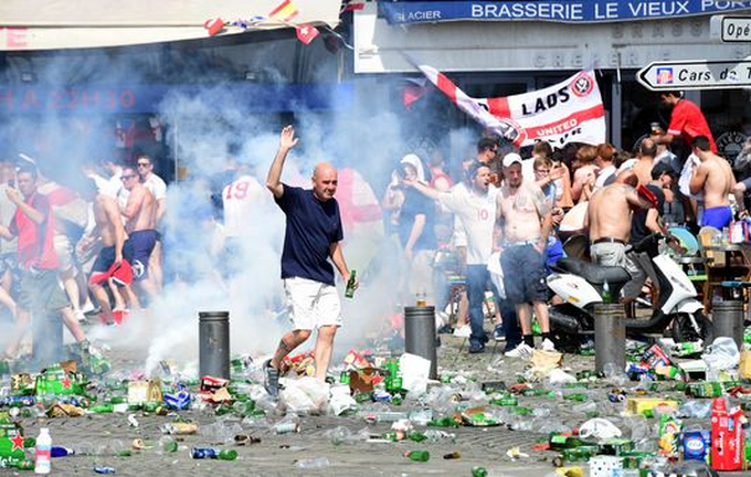 Euro 2016 : supporters anglais et russes au cœur de nouveaux incidents au Vieux-Port de Marseille