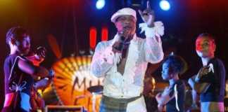 Le chanteur Koffi Olomidé présente ses excuses après la diffusion d'une vidéo