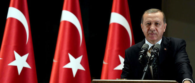 Turquie : Erdogan reprend la main après le putsch avorté