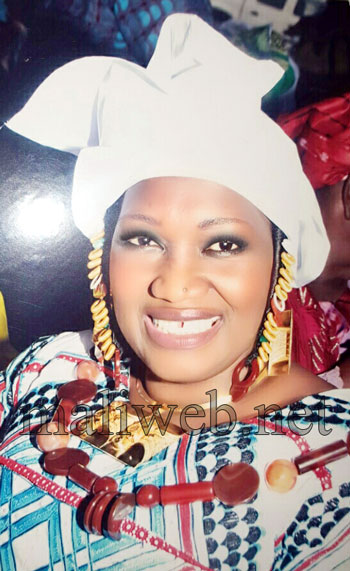 Mme Djilla Aïssata diallo, presidente de la section basket-ball du stade malien de basket-ball : "Notre objectif, c'est de remporter les deux trophées de la Coupe du Mali ce samedi pour sauver notre saison"