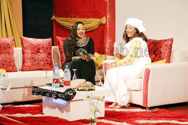 La diva du wassoulou Oumou Sangaré lors de l'émission Phiphi show :  "j'ai vendu de l'eau à bamako et travaillé comme aide-ménagère pour soutenir ma mère, quand j'étais trop petite"