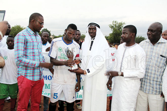 La finale de la 2eme Edition de la coupe mouvement Waati s'est jouée dimanche dernier  - Le parrain El Hadj Sékou Djigué donne de  la joie à la jeunesse de Kalabancoro