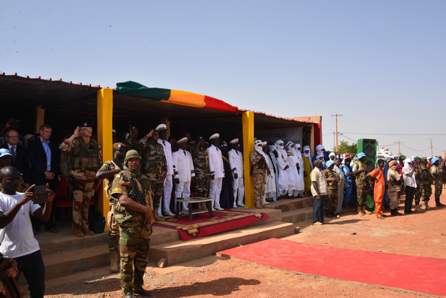 La force Barkhane à Ménaka, pour célébrer l’anniversaire de l’Indépendance du Mali.