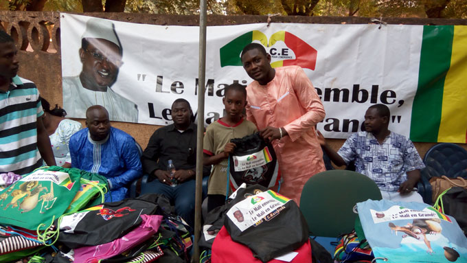 Badalabougou : Le Gace offre 210 kits scolaires à l’école Fadi Kourou