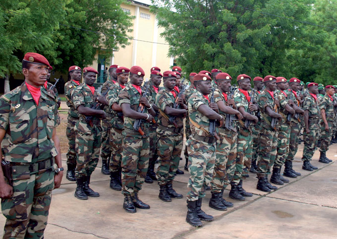 Les commandos-parachutistes, communément appelés bérets rouges