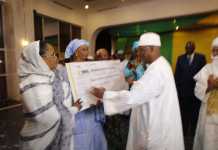 Elections communales : IBK offre un chèque de 300 millions de F CFA aux femmes candidates