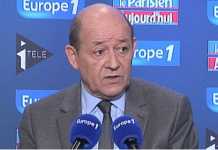 Le ministre français de la défense Jean Yves le-Drian