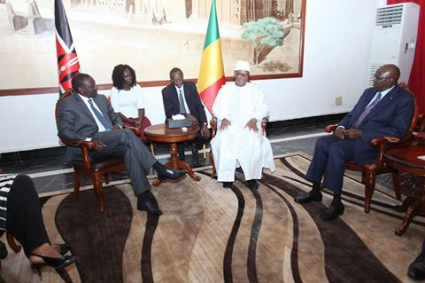 Le premier ministre Modibo Keita et le vice-président kenyan William Ruto hier soir chez le président IBK