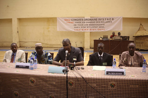 Commune VI : Le Syneb tient son sit-in devant la mairie