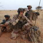 Des soldats de Barkhane, dans la région de Ménaka, dans le cadre de l'opération Garikou. RFI/ Anthony Fouchard