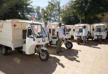Évacuation des malades des zones rurales : La Première Dame, KÉÏTA Aminata MAÏGA reçoit des ambulances tricycles médicalisés du Groupe Togola SA