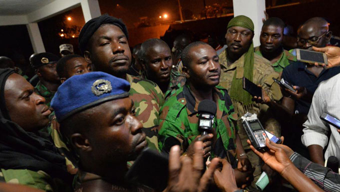 Côte d’Ivoire: Alassane Ouattara accède aux revendications des soldats mutins