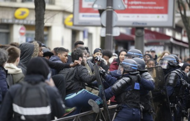 Violences policières: Dix lycées bloqués à Paris, une manifestation en cours à Nation