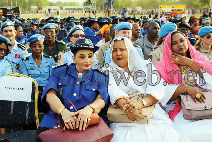 Association des Policières du Mali (APM) Une émission Top Etoiles avec Mamou Sidibé, Nampé Sadio, Assan Kida, Habib Koïté pour célébrer le 8 mars