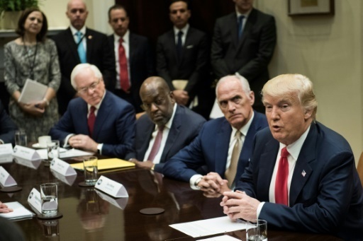 Donald Trump à pied d'oeuvre pour abroger "Obamacare"