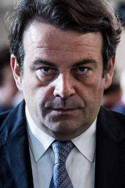 Le porte-parole de François Fillon démissionne