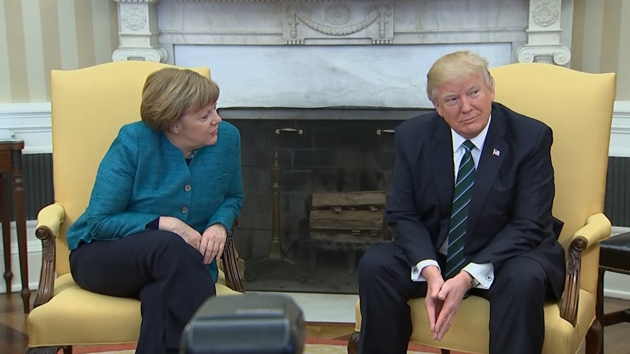 Trump n'avait "pas entendu" la question de Merkel