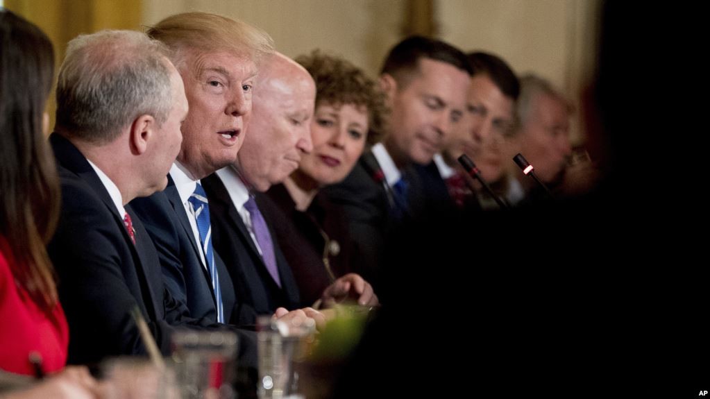 Trump lance l'offensive pour rallier l'opinion à l'abrogation d'"Obamacare