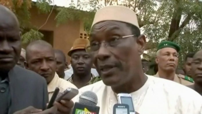 Le nouveau Premier ministre malien Abdoulaye Idrissa Maïga à Gao, le 18 janvier 2017 alors qu'il était ministre de la Défense.