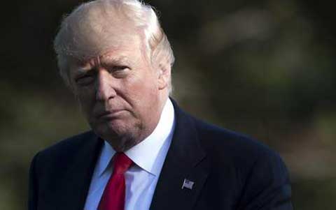 Donald Trump a limogé le patron du FBI James Comey