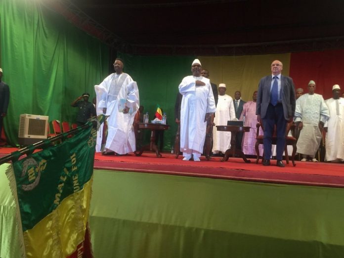 Conférence d'entente nationale au Mali: salle comble à la cérémonie de clôture