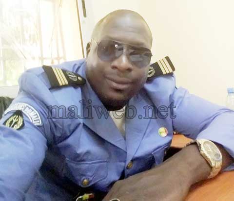 Commandant Mamoutou Koné dit « Wech » chef de bureau des colis postaux : « La promotion des jeunes cadres de la douane est une nécessité pour assurer la relève »