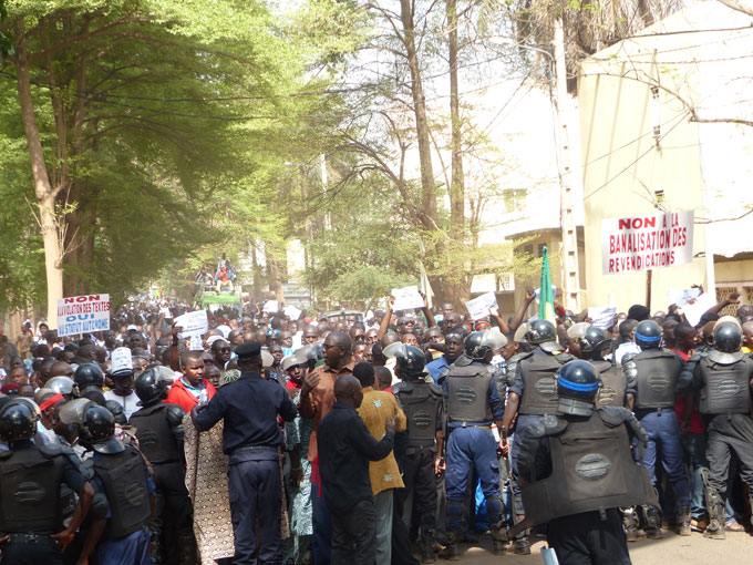Marche pacifique des syndicats de l’éducation : Le gouvernement dans l’œil du cyclone social